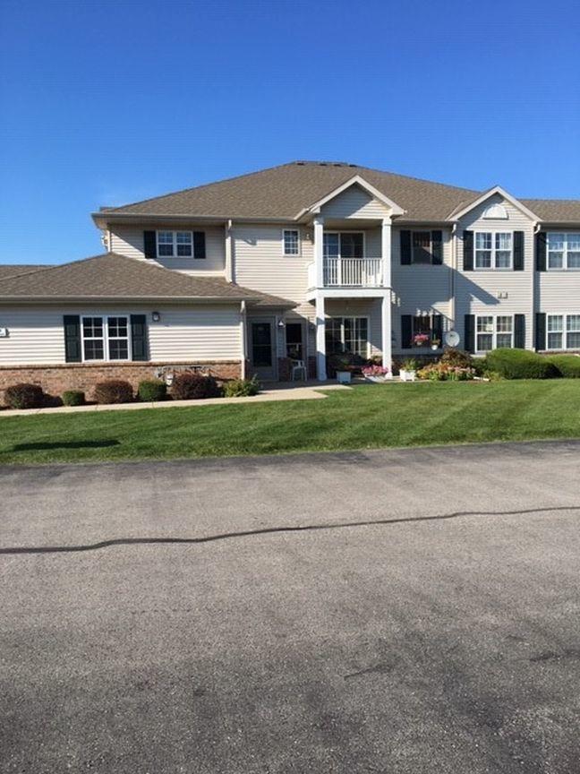 1802 Summerset Dr #201, Mount Pleasant, WI 53406