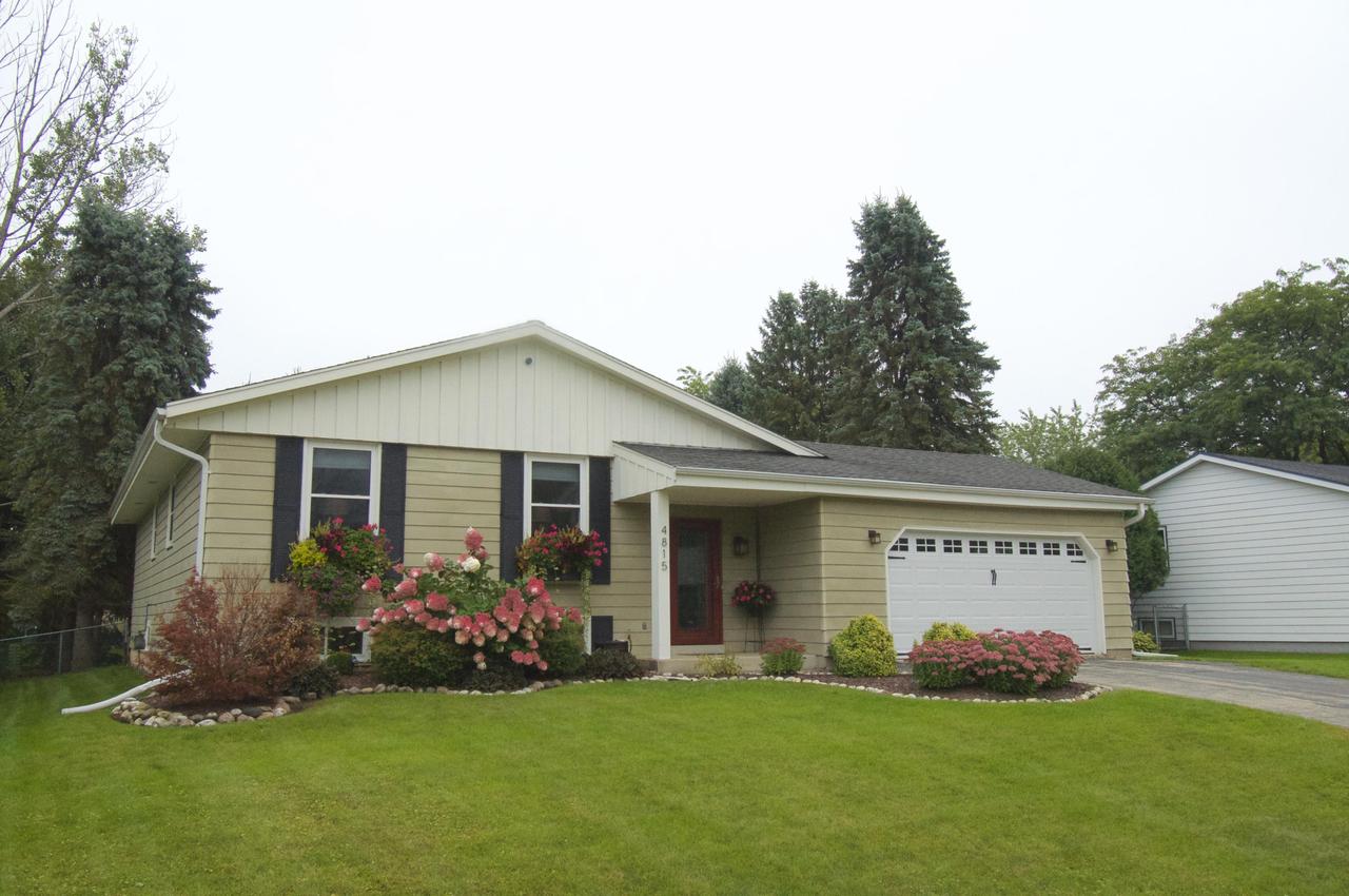 4815 Ruby Ave, Caledonia, WI 53402