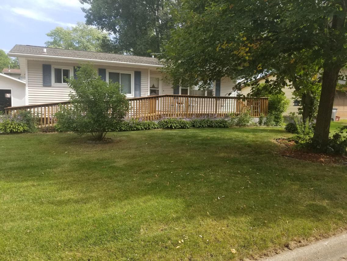 1521 Cliffview Dr, Holmen, WI 54636
