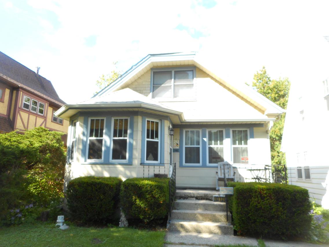 8312 Gridley Ave., Wauwatosa, WI 53213