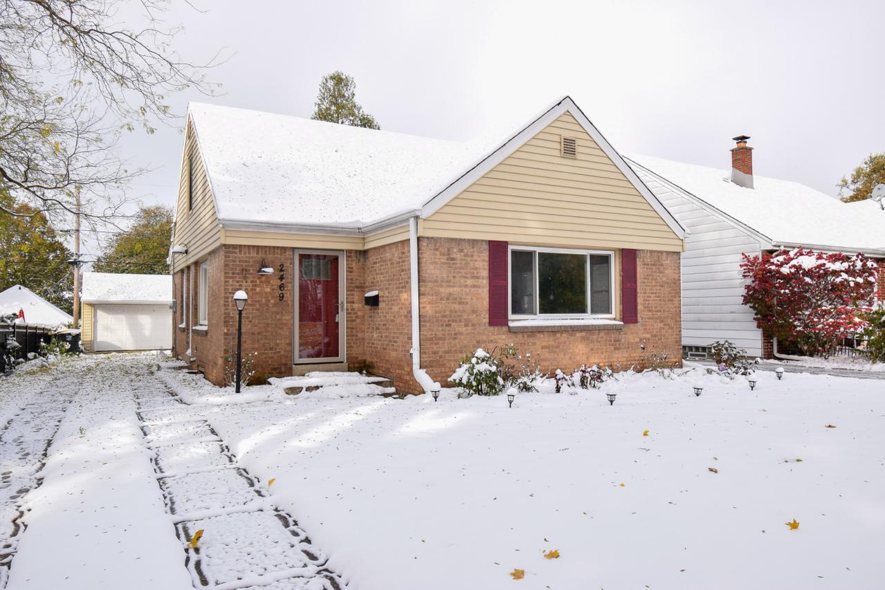 2469 N 82nd St., Wauwatosa, WI 53213