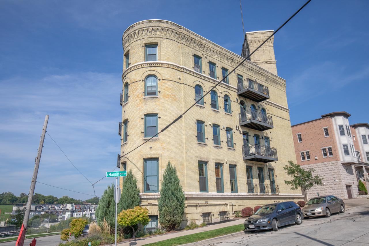 1818 N Water St #407, Milwaukee, WI 53202