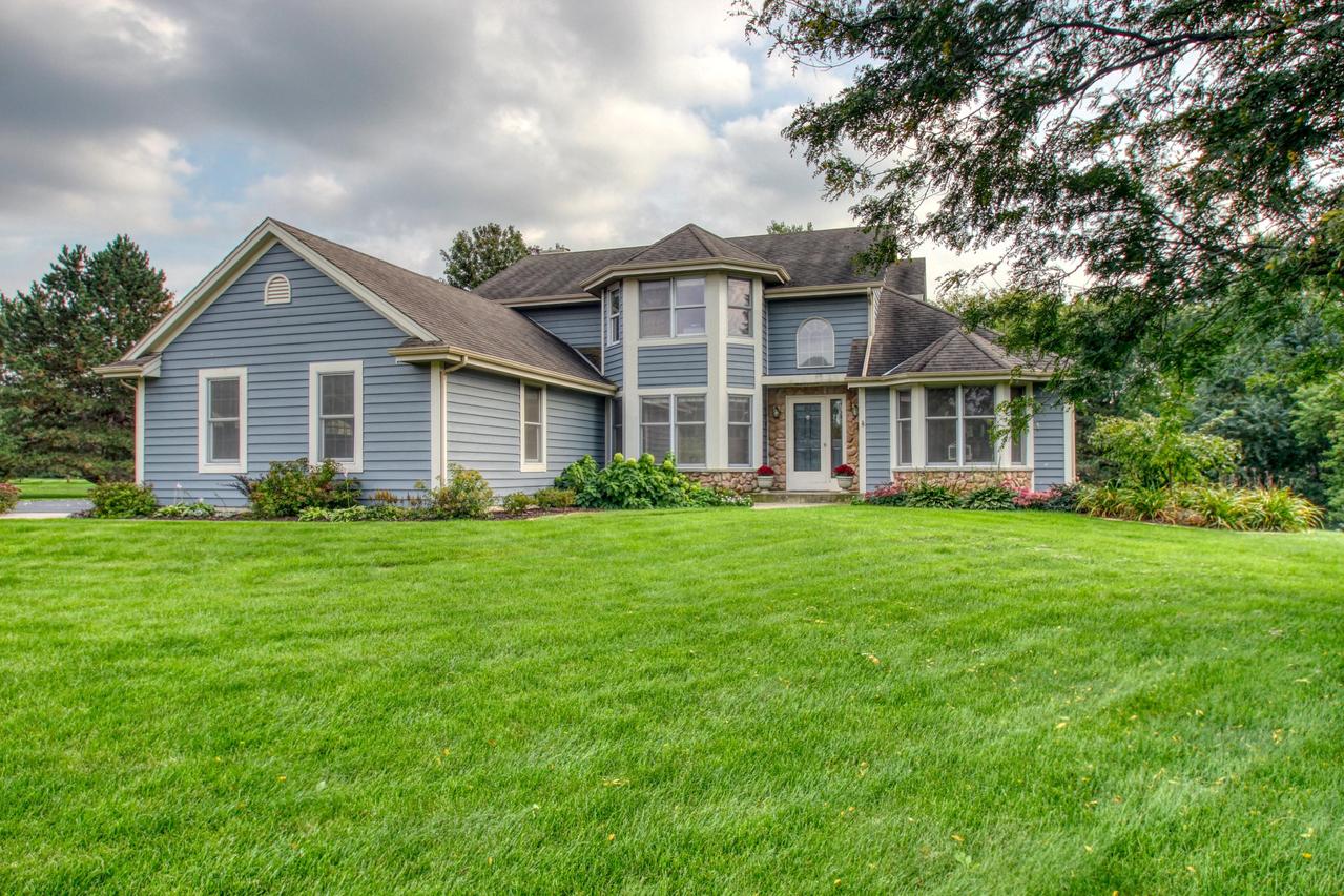 N69W27025 Hickory Chasm Rd, Lisbon, WI 53089