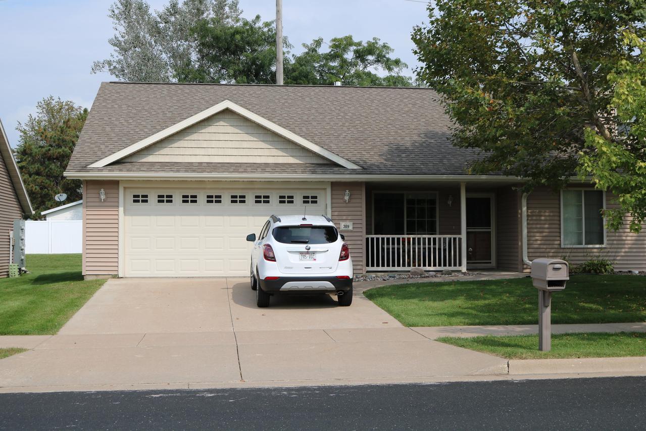 309 Grant St, Holmen, WI 54636