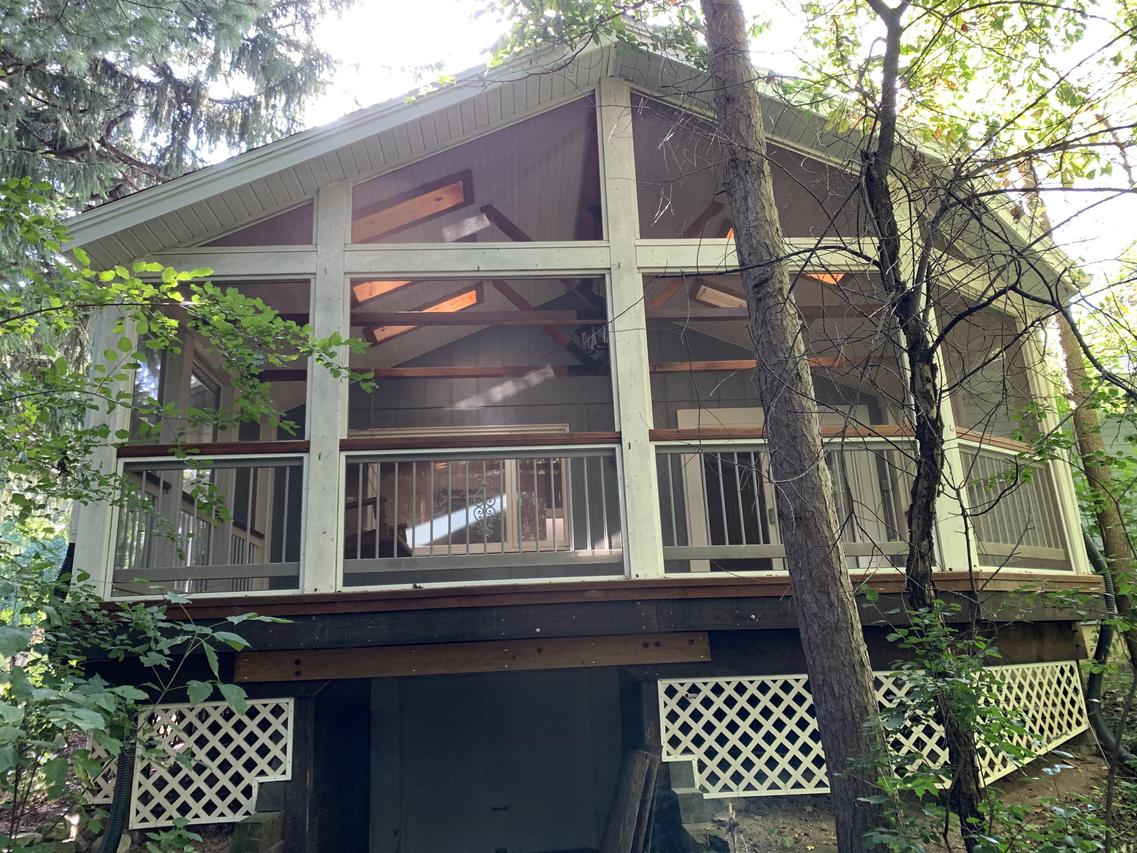 5627 S 114th St., Hales Corners, WI 53130