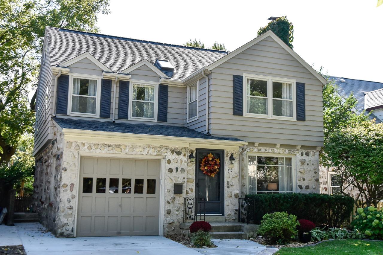 315 E Carlisle Ave, Whitefish Bay, WI 53217