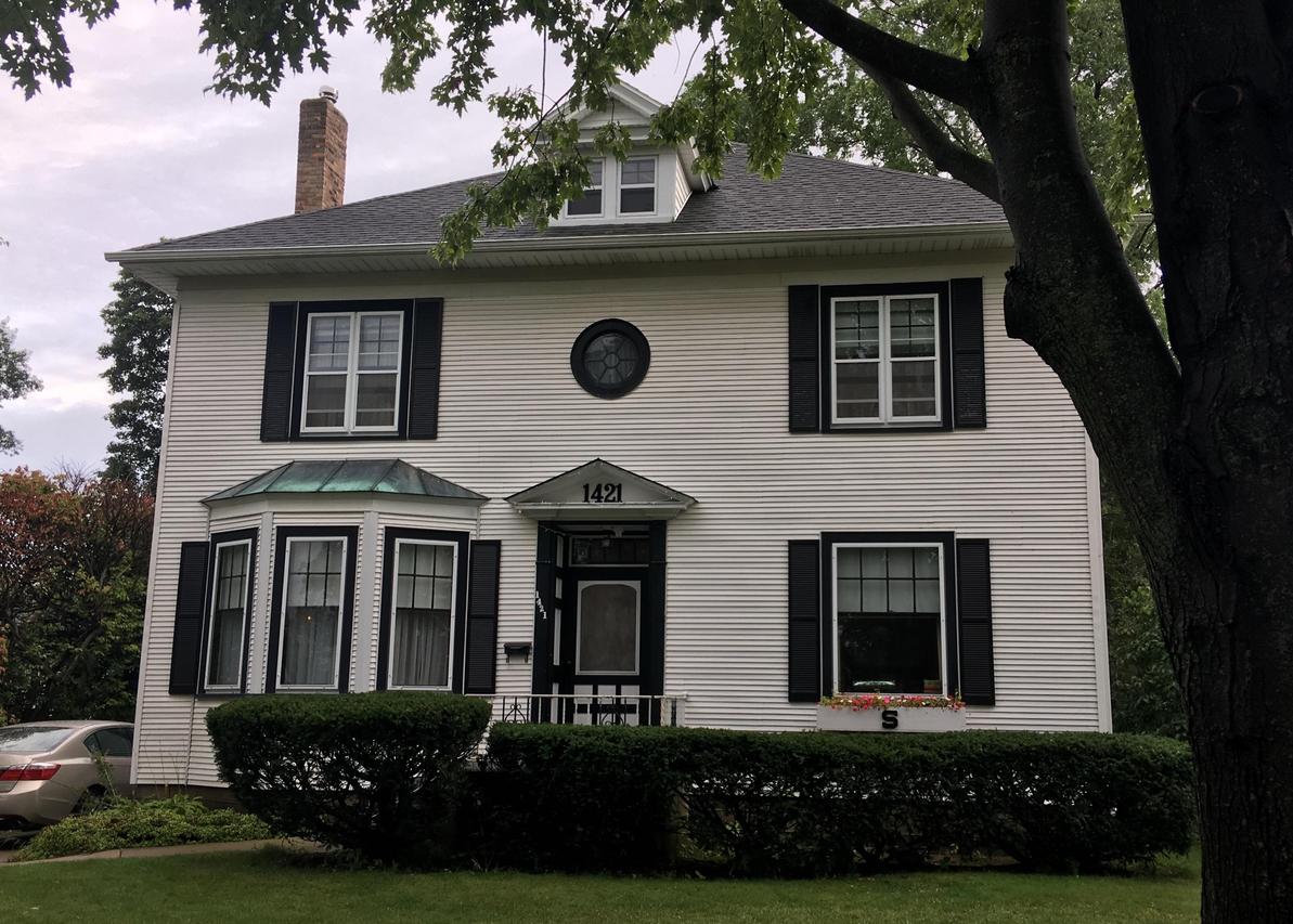 1421 Grant St, Marinette, WI 54143