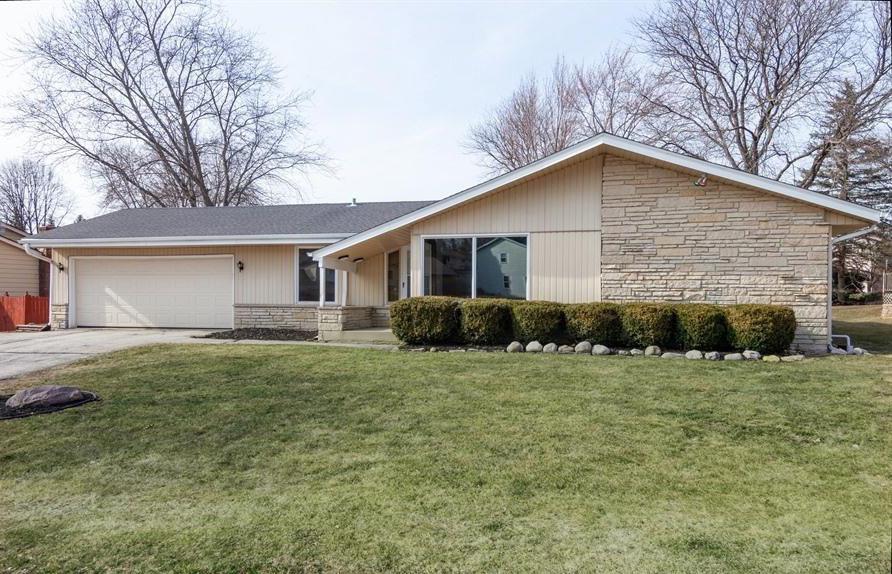 2344 Ramshead Ct, Waukesha, WI 53188