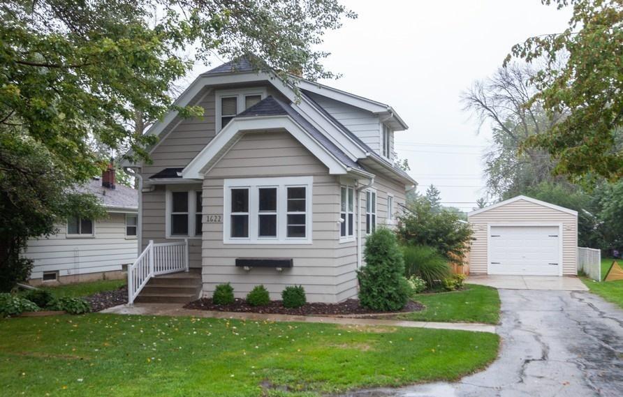 1622 S Sunny Slope Rd, New Berlin, WI 53151