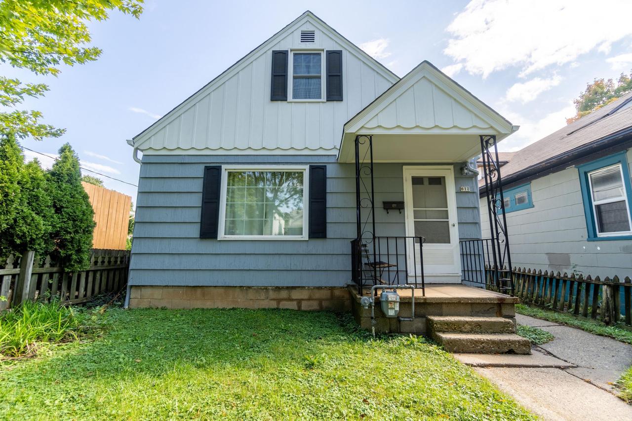 608 S 61st St #610, Milwaukee, WI 53214