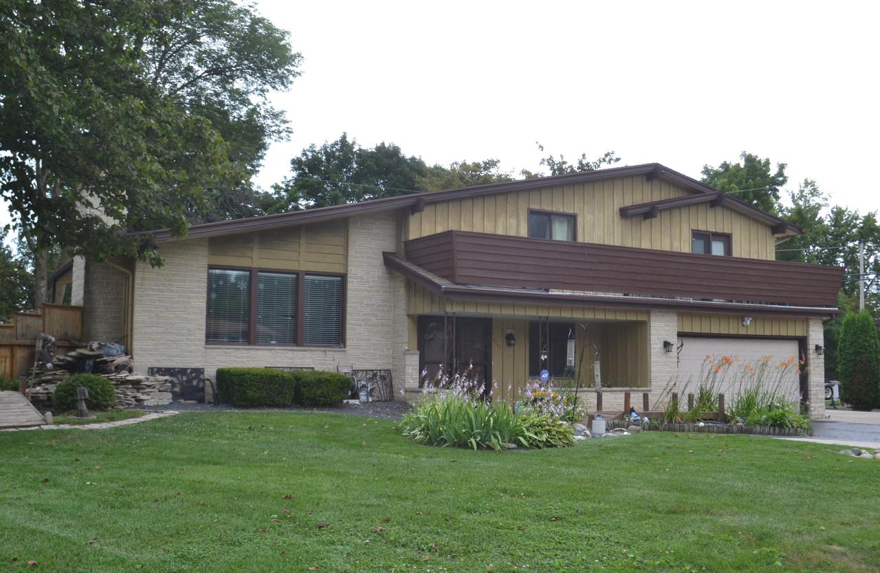 9122 N Silver Brook, Brown Deer, WI 53223