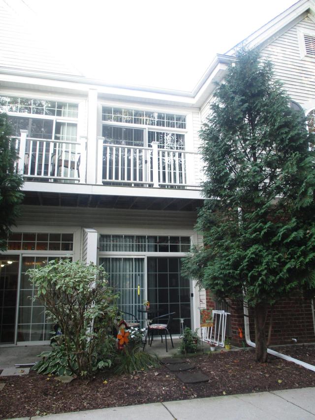 2030 Rainbow Lake #323, West Bend, WI 53090