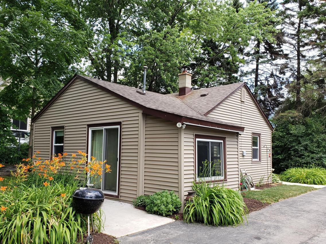 7149 S Pennsylvania Ave, Oak Creek, WI 53154