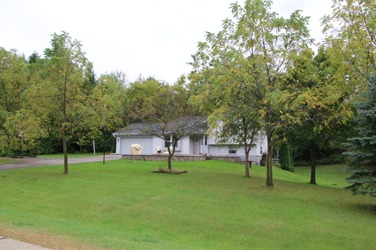 W257S6590 Pheasant Dr, Vernon, WI 53189