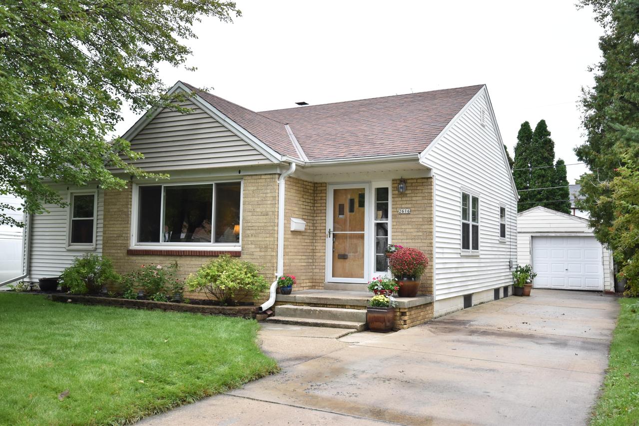2616 S 70th St., Milwaukee, WI 53219