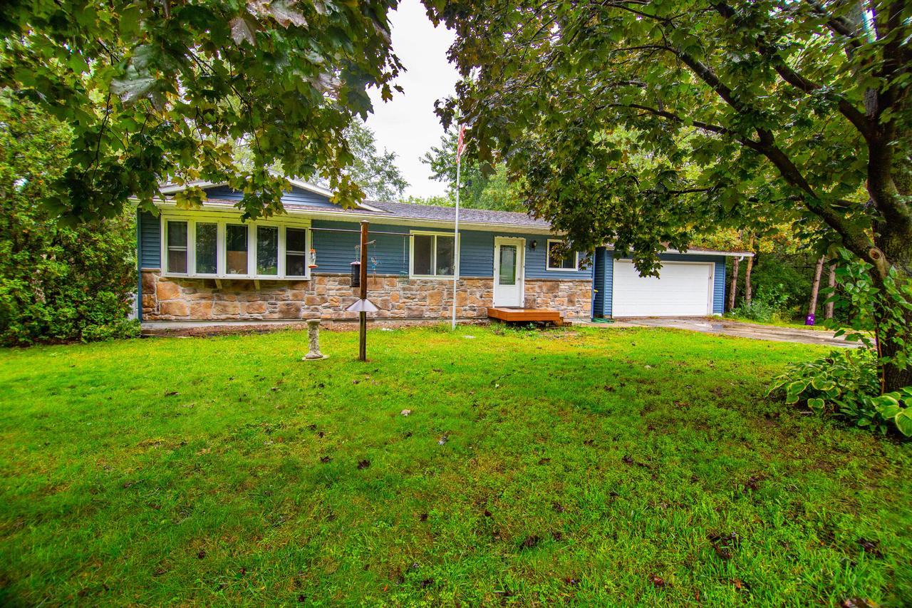 N5351 Carefree Dr, Onalaska, WI 54650