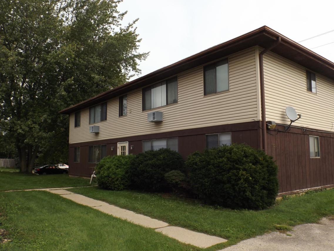 3509-3511 Monarch Dr., Racine, WI 53405
