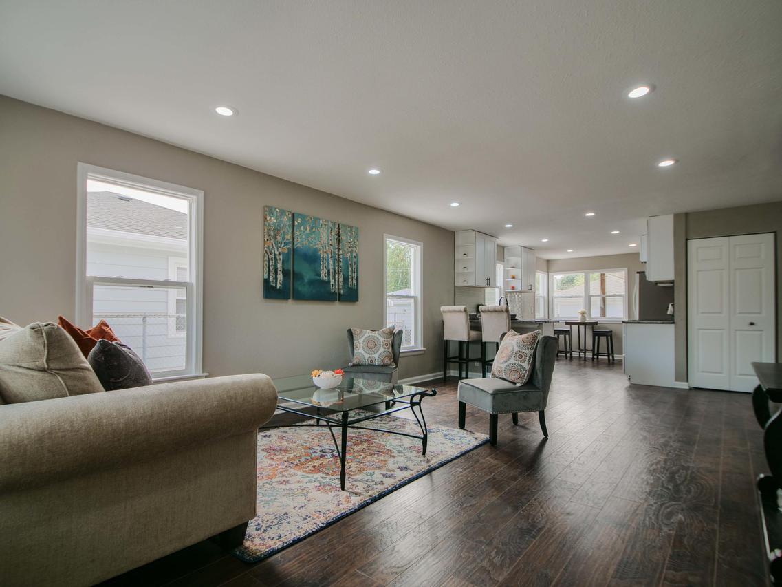 324 Chicago St, Racine, WI 53405