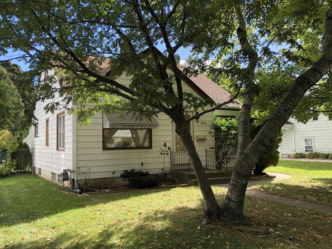 3226 N 91st St., Milwaukee, WI 53222