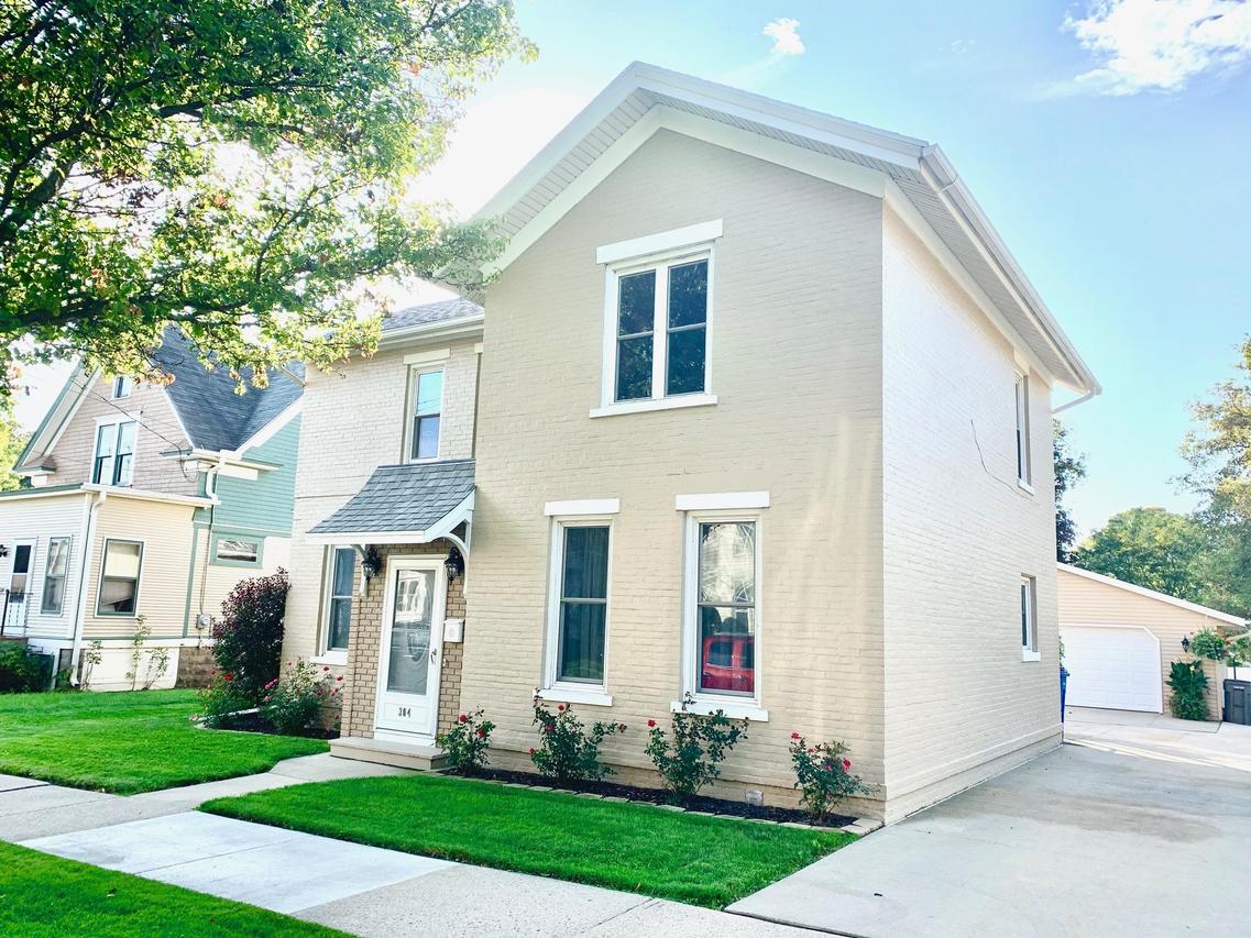 304 S Eighth St., Watertown, WI 53094