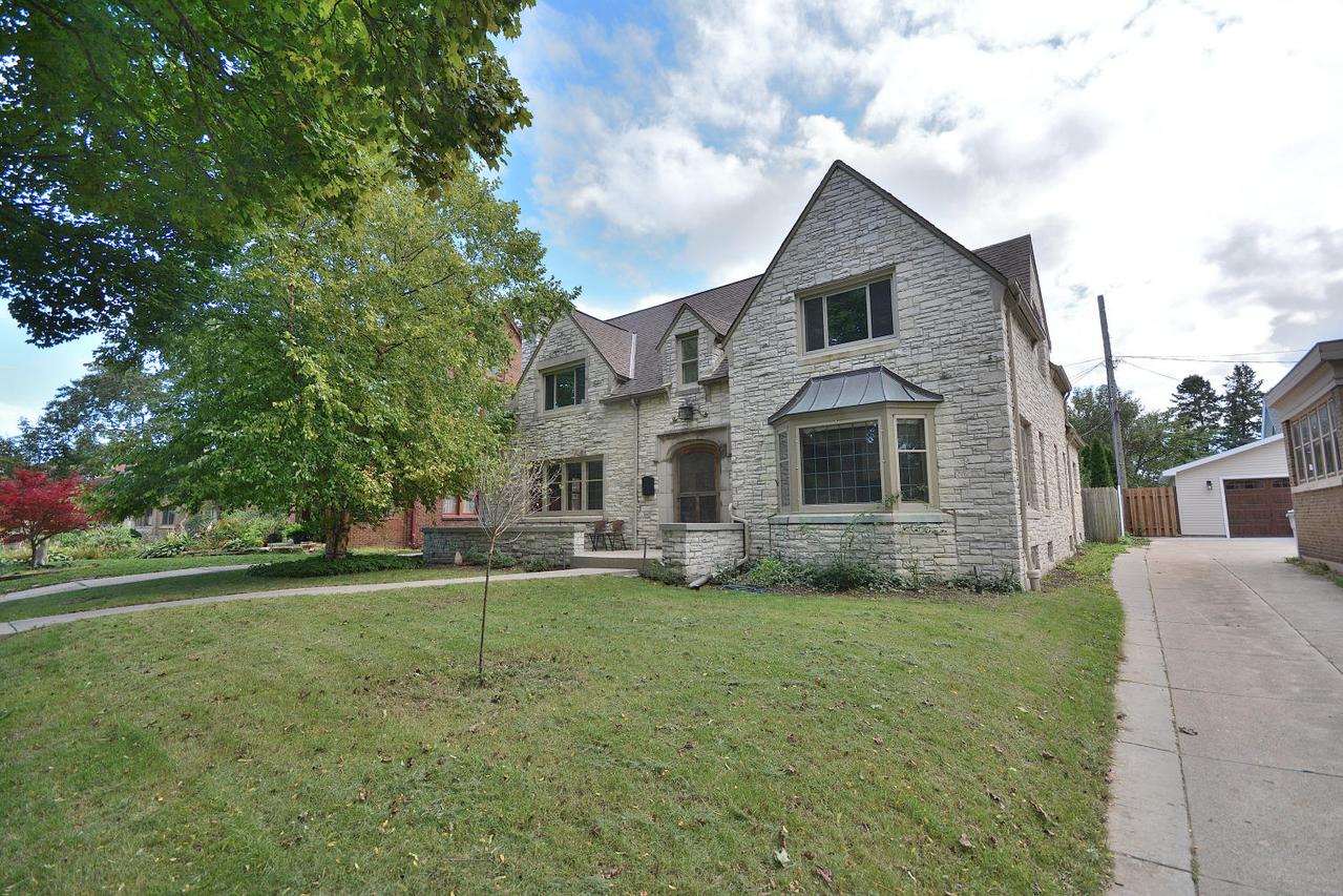 4911 W Washington Blvd, Milwaukee, WI 53208