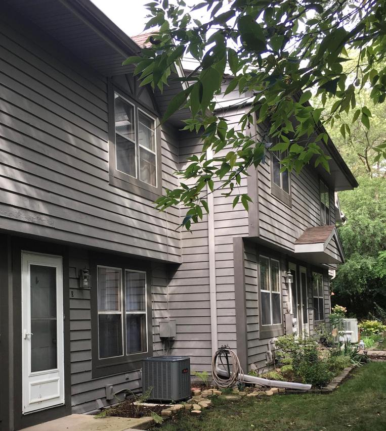 1825 Paramount Dr #E, Waukesha, WI 53186