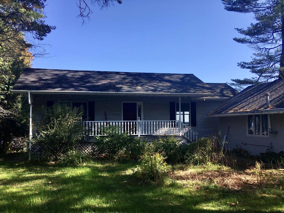 N1860 Shore Dr, Peshtigo, WI 54143