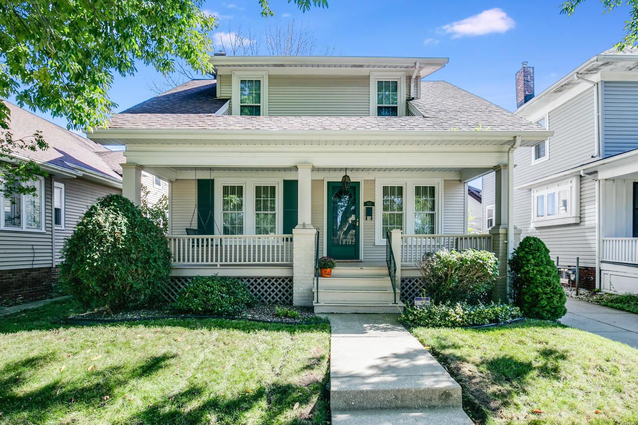 833 Blaine Ave, Racine, WI 53405