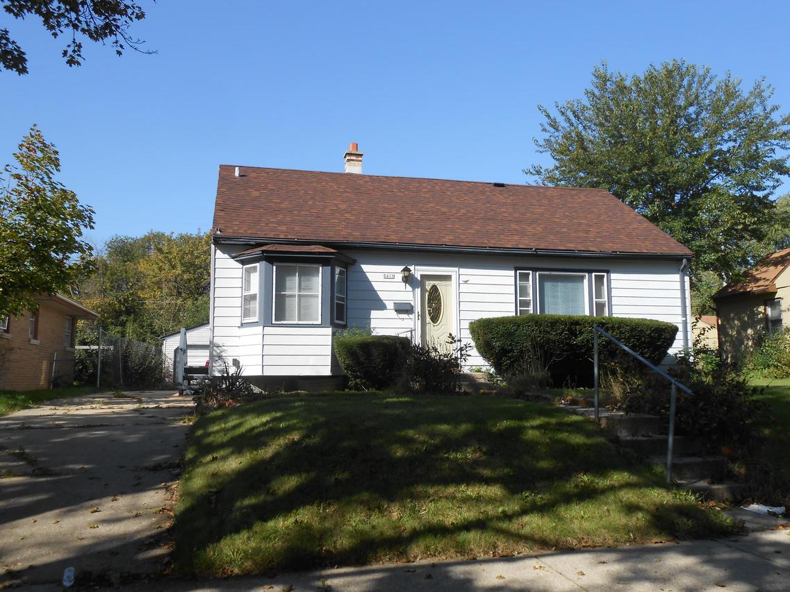5415 N 72nd St, Milwaukee, WI 53218