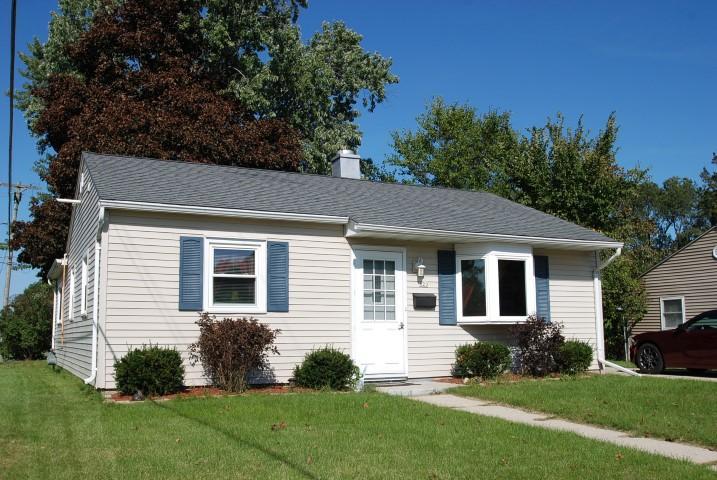 620 Hillcrest St, West Bend, WI 53095