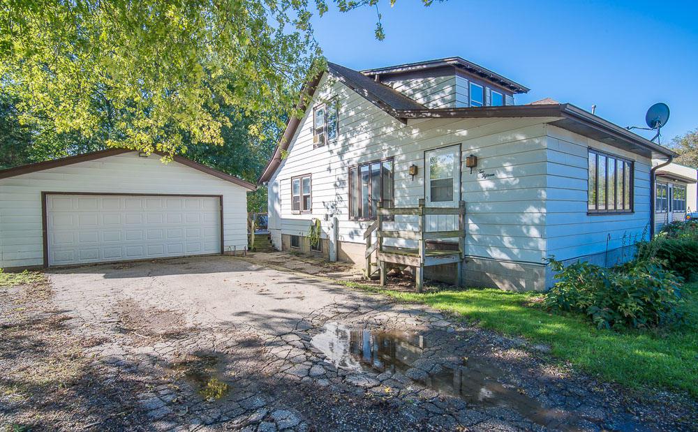215 Lawndale Ave., Slinger, WI 53086