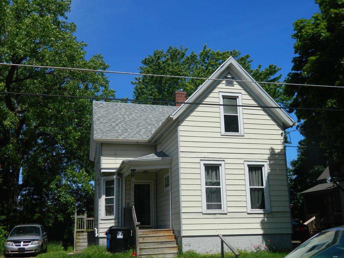 408 Cliff Ave, Racine, WI 53404