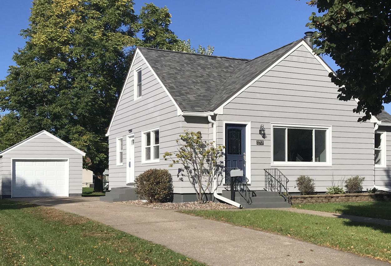 2302 Sunrise Dr, La Crosse, WI 54601