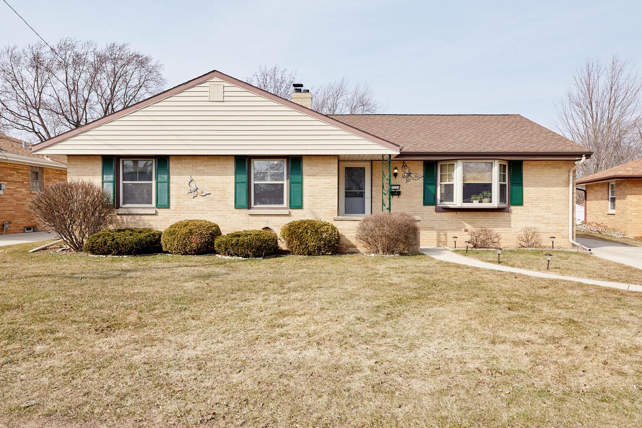 7056 W Crawford Ave, Milwaukee, WI 53220