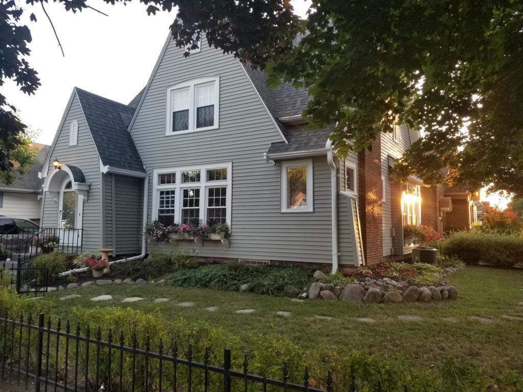 2520 La Salle St., Racine, WI 53402