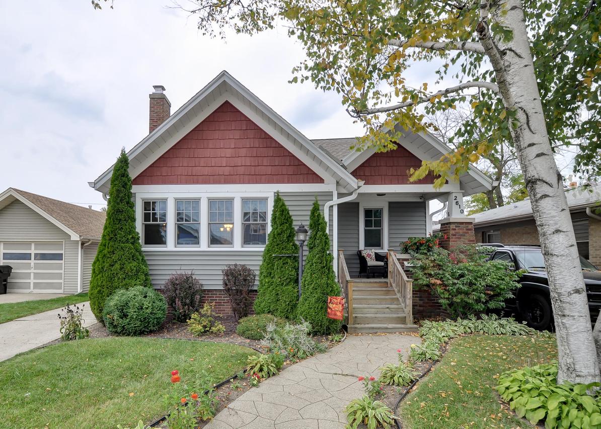 2610 Geneva St, Racine, WI 53402