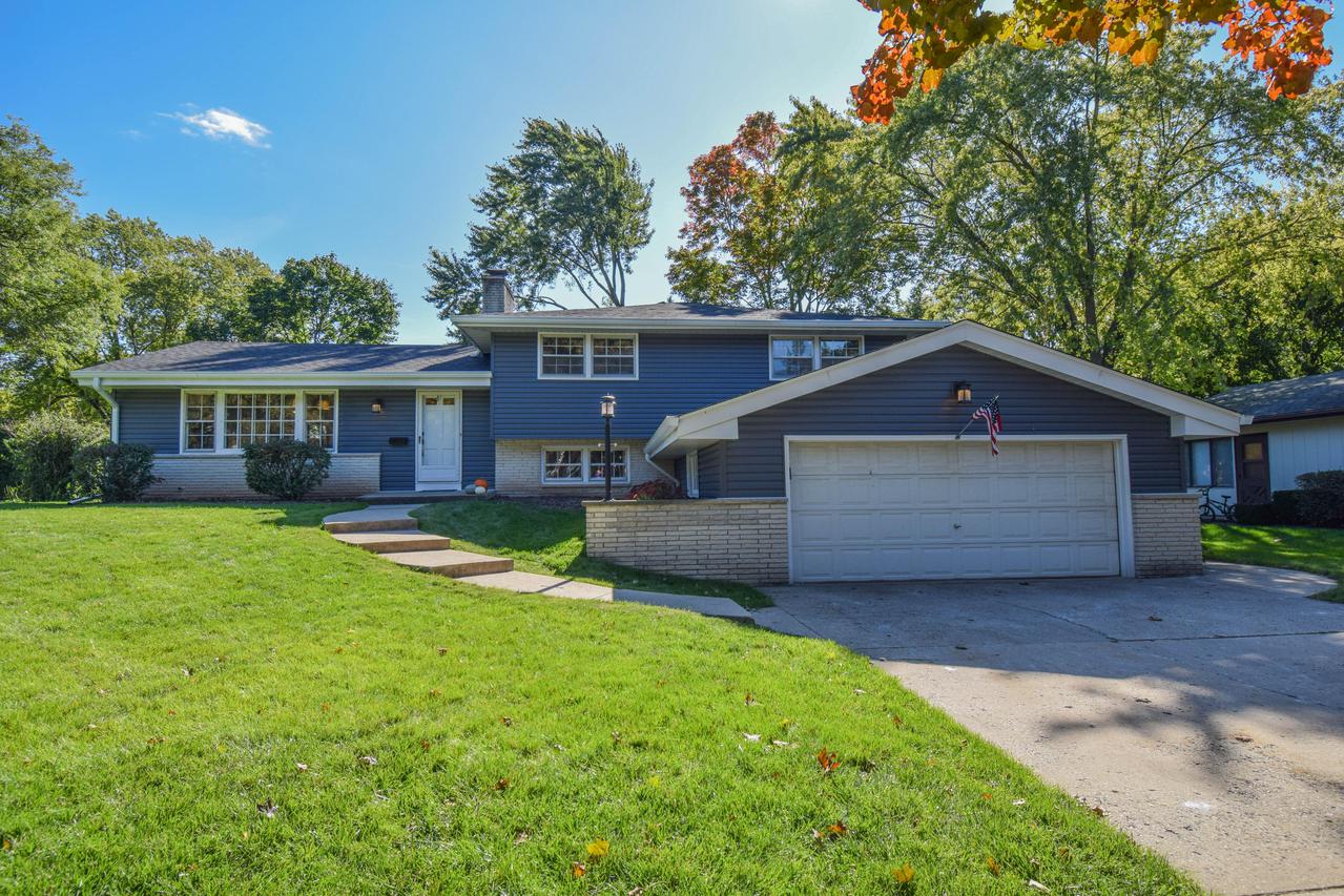 701 Oxford Rd., Waukesha, WI 53186