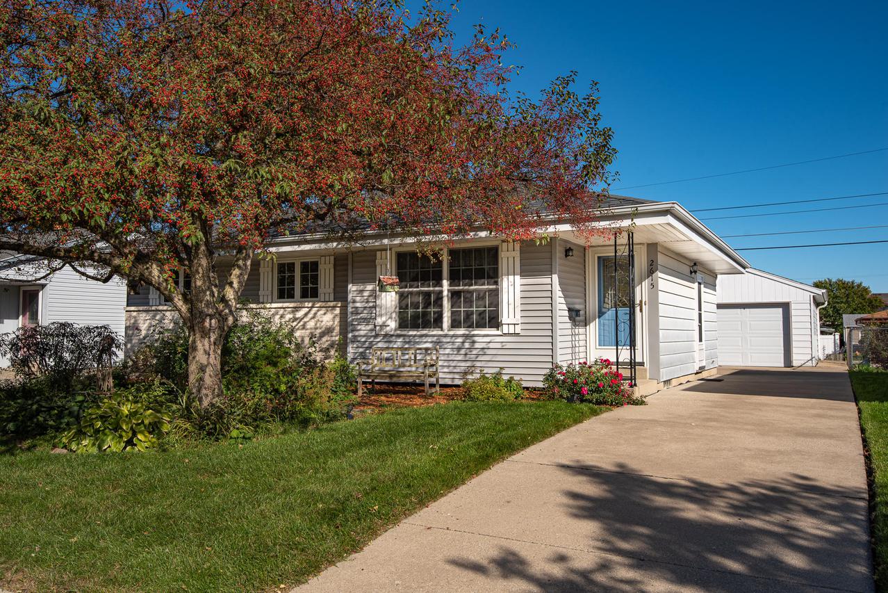 2615 Donna Ave., Racine, WI 53404