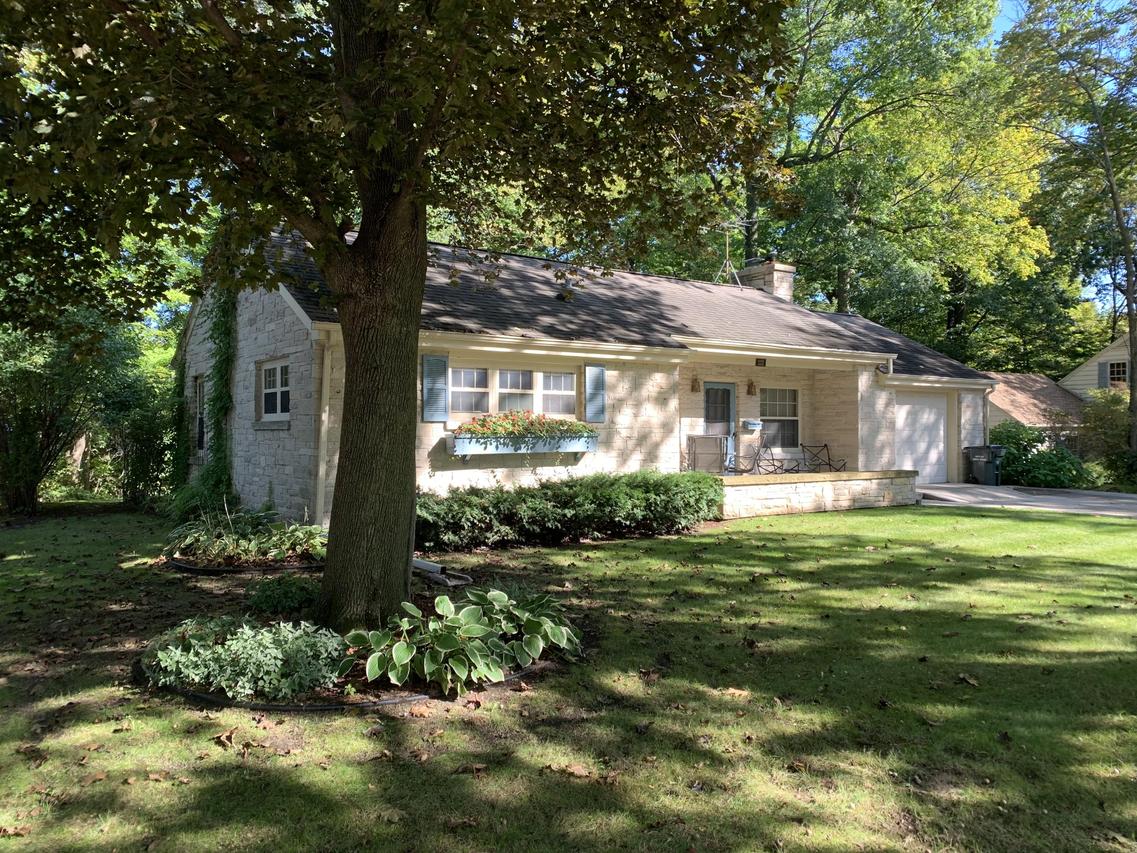 232 Lincoln Dr, West Bend, WI 53095