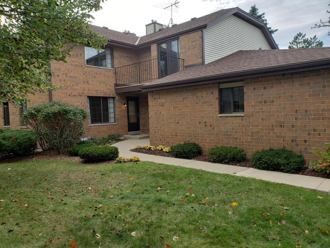 8153 S Forest Hills, Franklin, WI 53132
