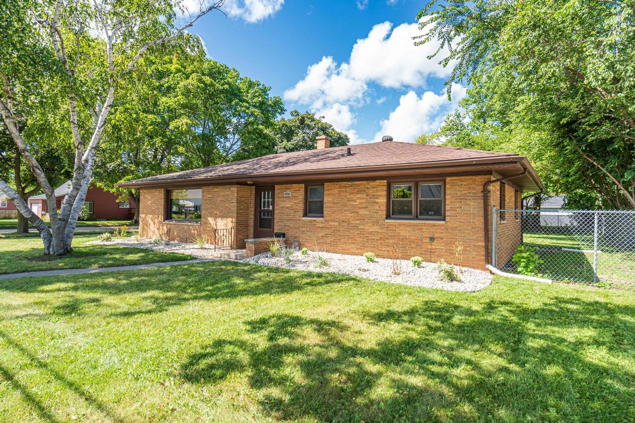 3220 Twentyfirst St., Racine, WI 53405