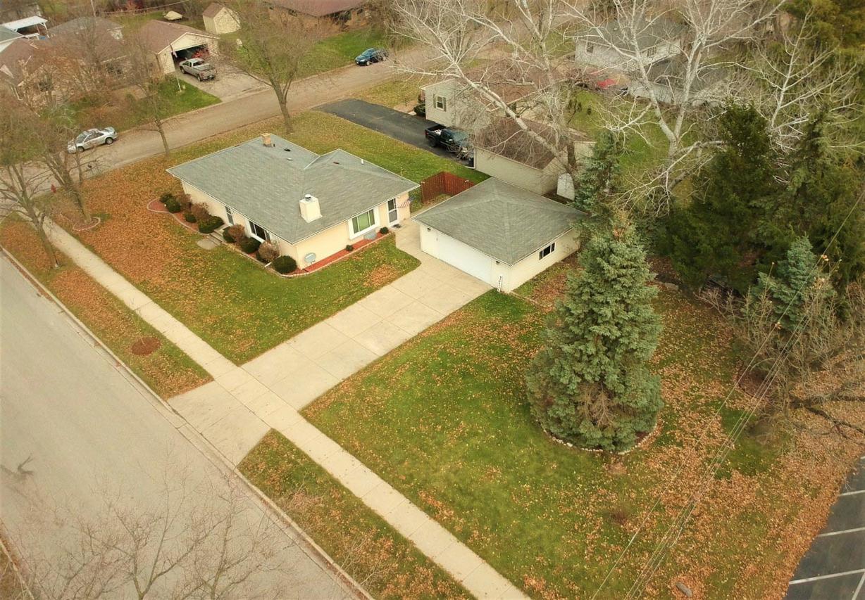 204 Morris St, Pewaukee, WI 53072