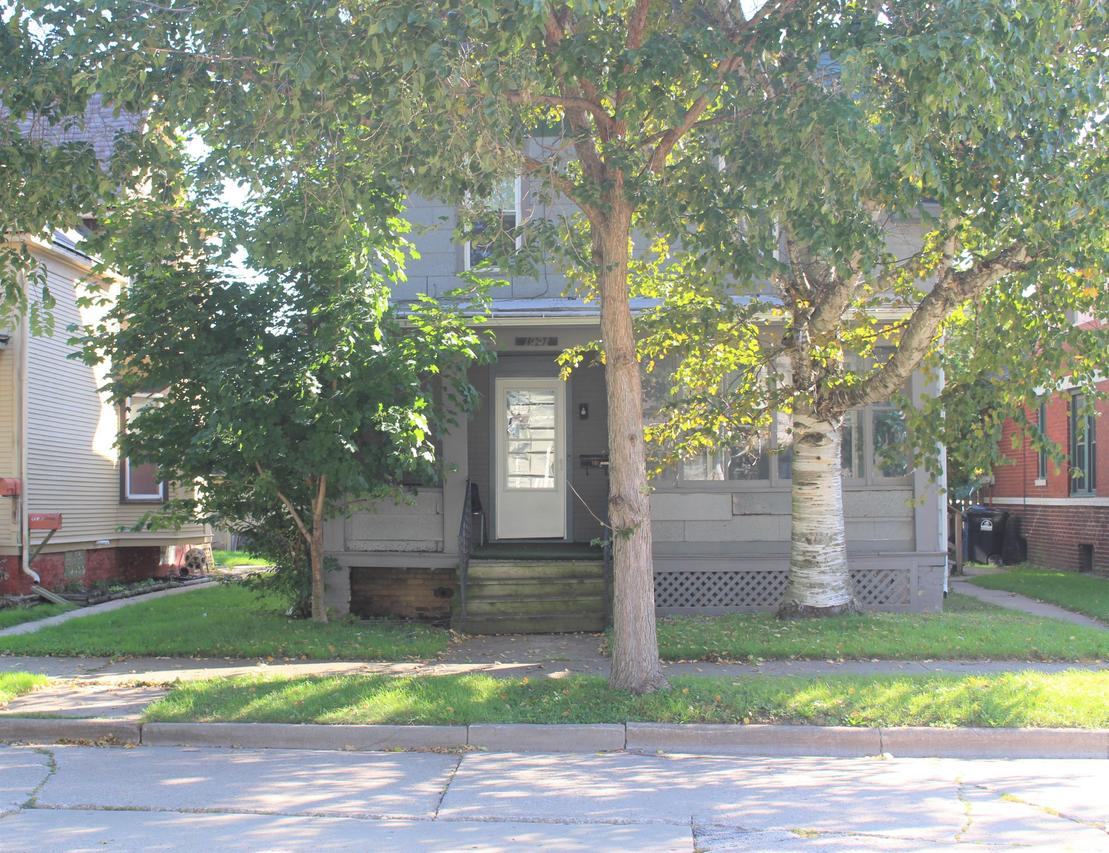 1001 Grove Ave, Racine, WI 53405