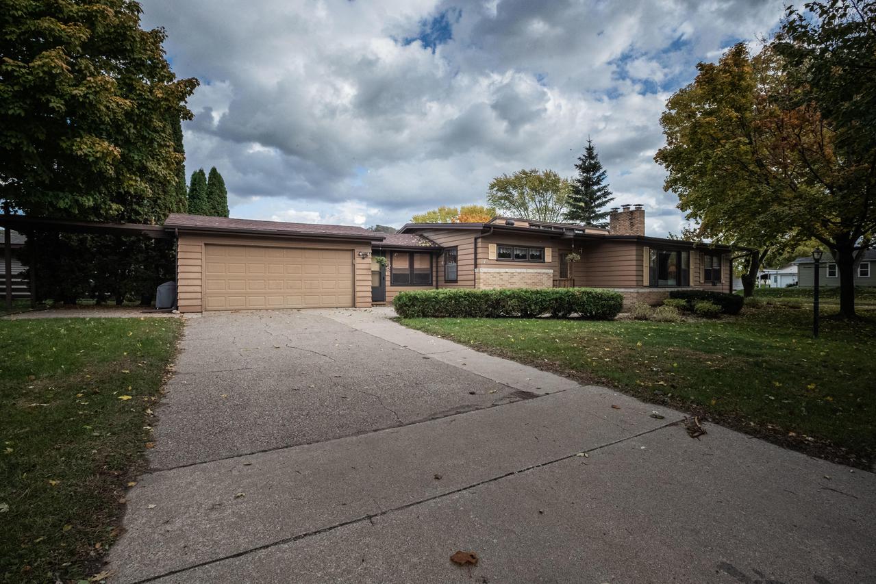 3177 29th St., La Crosse, WI 54601