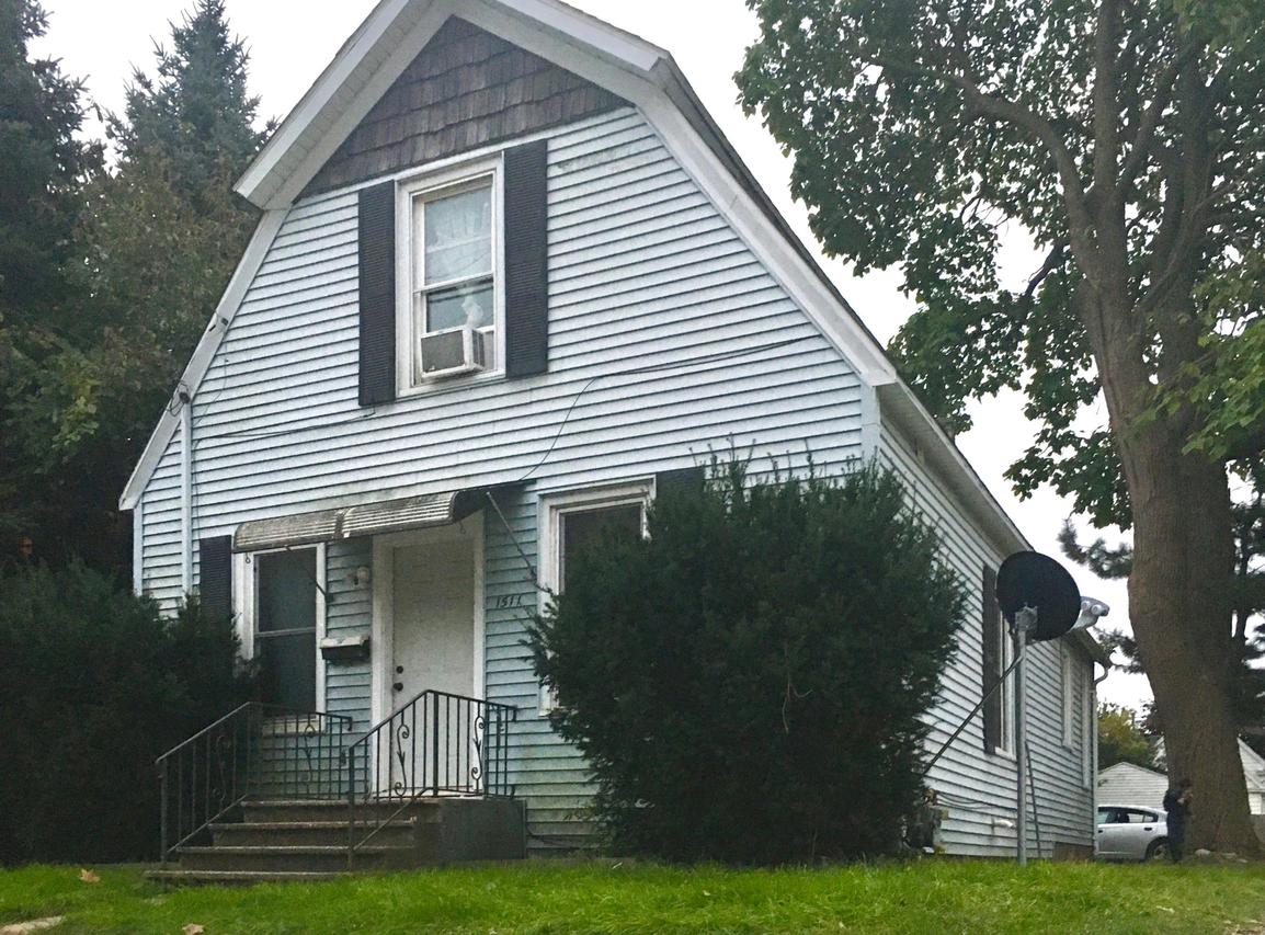 1511 61st St, Kenosha, WI 53143