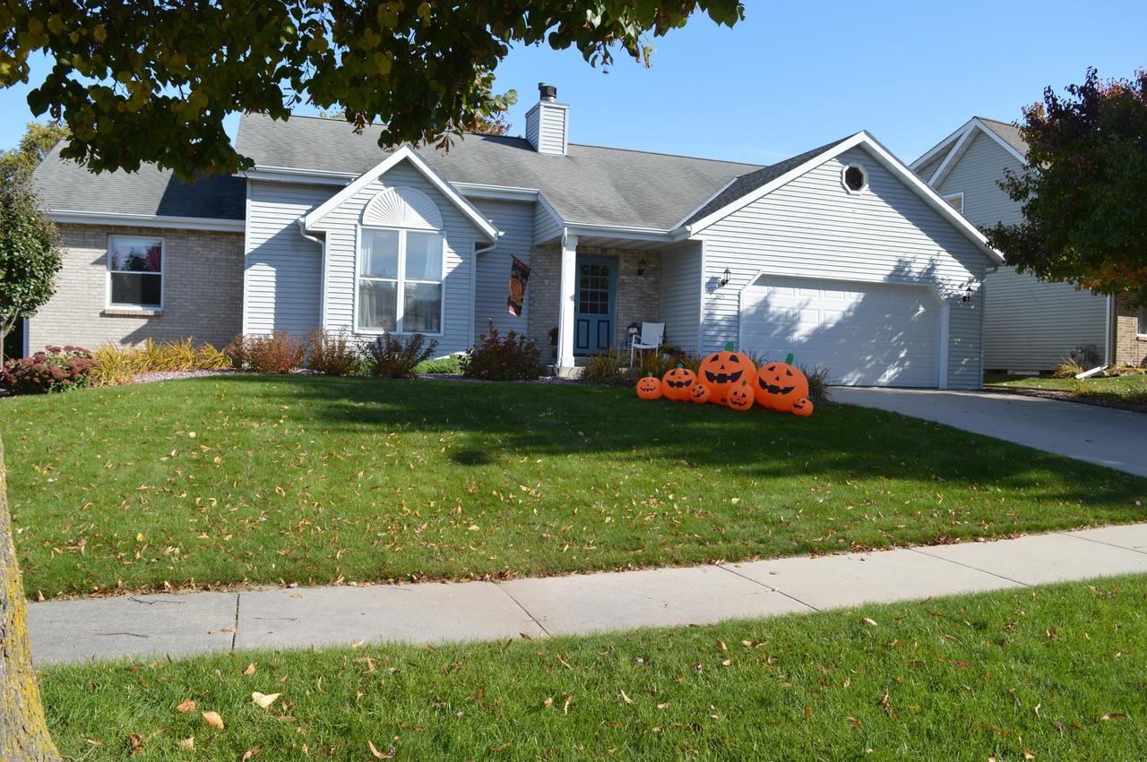 305 Gorman Way, West Bend, WI 53095