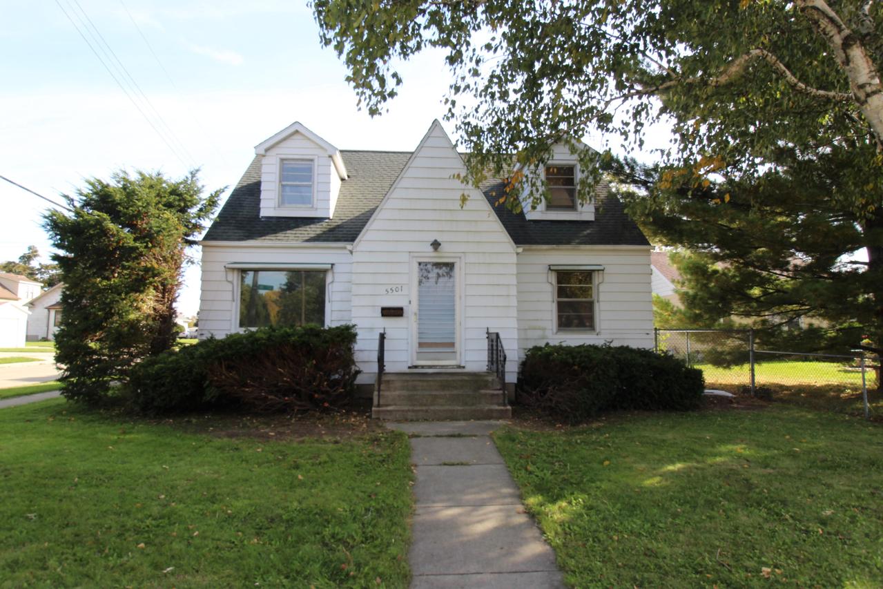 5501 37th Ave, Kenosha, WI 53144