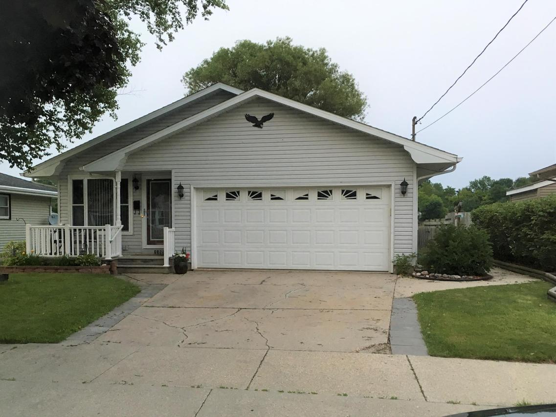2355 S 18th St., Manitowoc, WI 54220