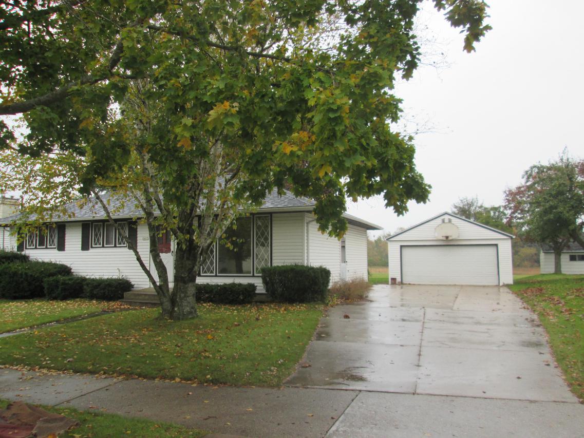 2417 S 18th St., Manitowoc, WI 54220