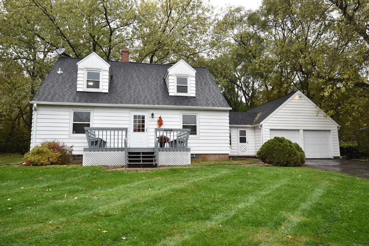 S26W26998 Macarthur Rd, Waukesha, WI 53188